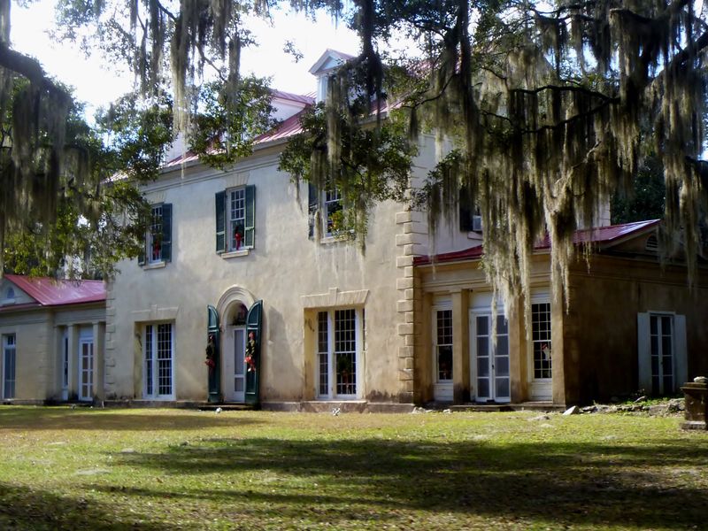 Ashantilly, a tabby house finished around 1820 just north of Darien, seen beneath live oaks hung with Spanish moss